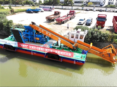 全自動(dòng)水上割草船